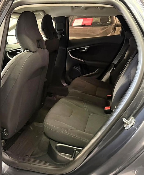 Volvo V40 15 of 26