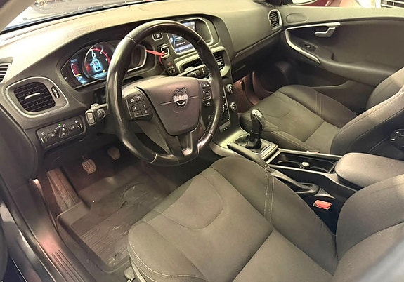 Volvo V40 7 of 26