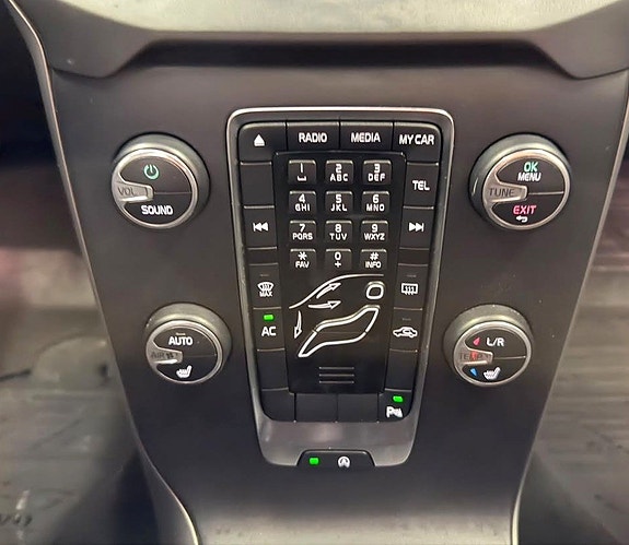 Volvo V40 21 of 26