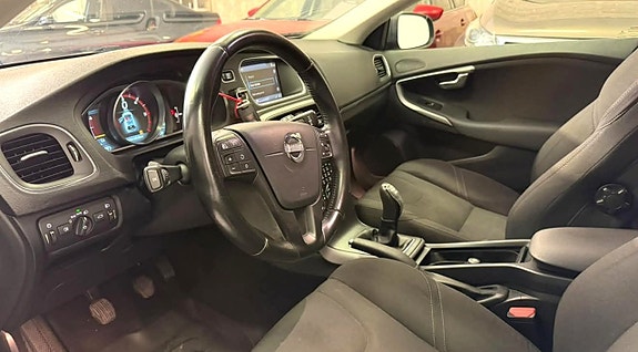 Volvo V40 10 of 26