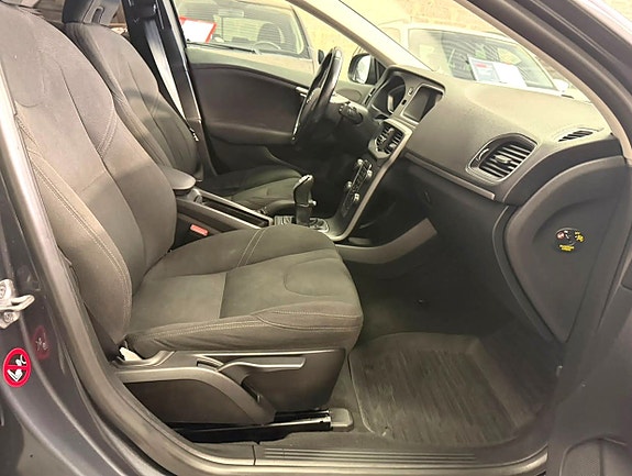 Volvo V40 9 of 26