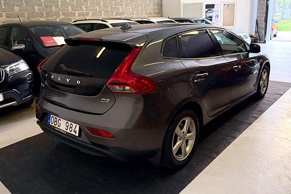 Volvo V40 4 of 26