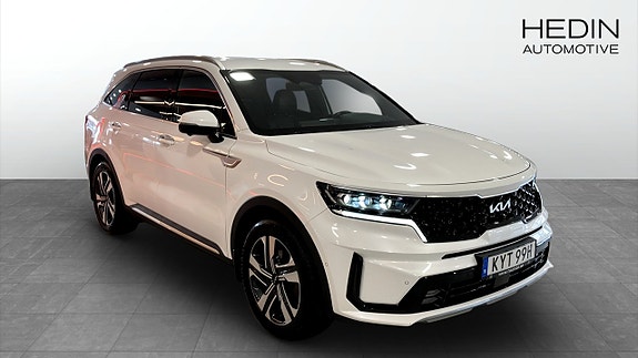 Kia Sorento 3 of 12