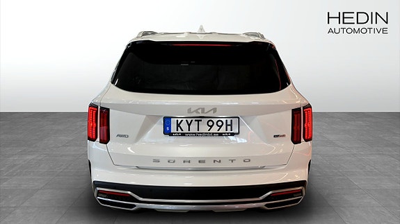 Kia Sorento 5 of 12