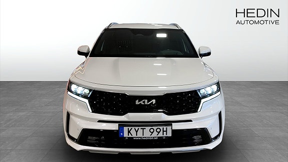 Kia Sorento 2 of 12