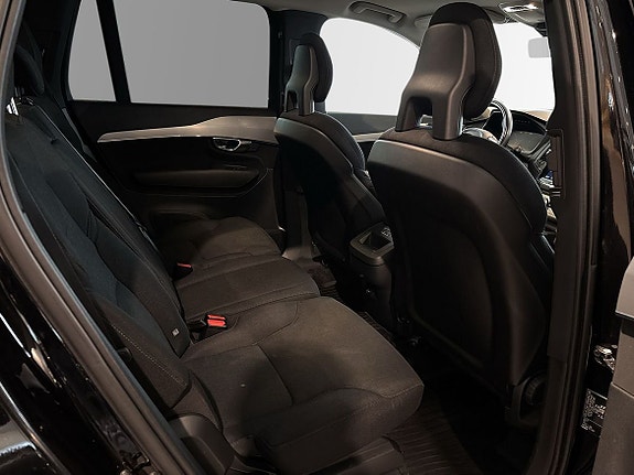 Volvo XC90 8 of 10