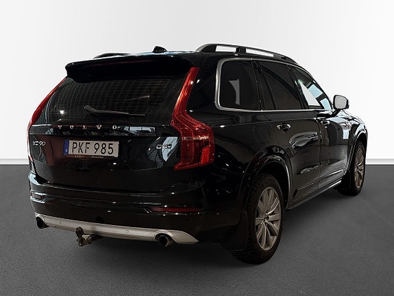 Volvo XC90 4 of 10