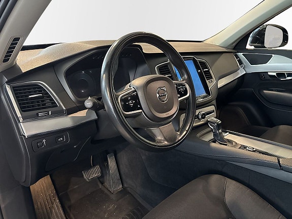 Volvo XC90 7 of 10