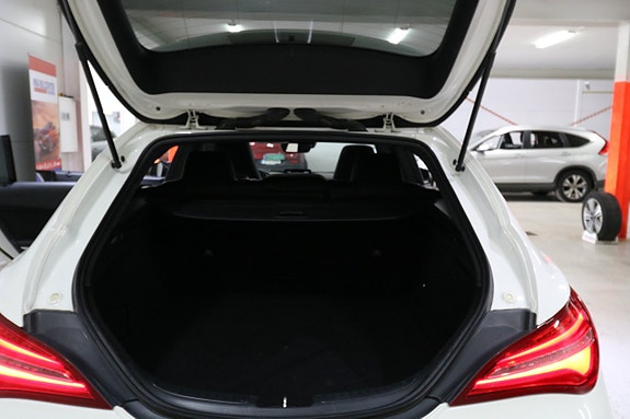 Mercedes-Benz CLA200 d 14 of 16