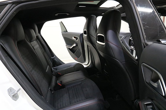 Mercedes-Benz CLA200 d 11 of 16