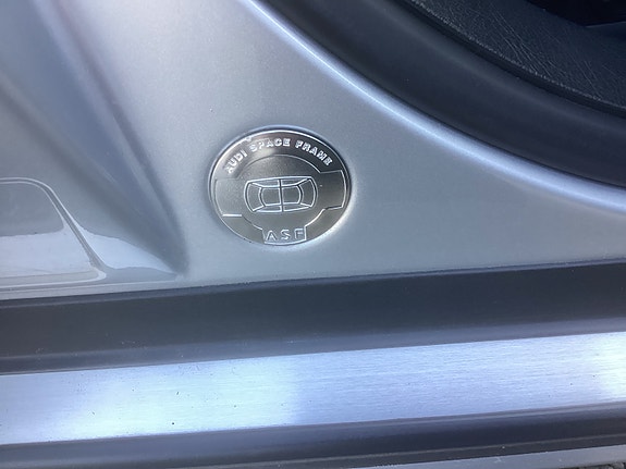 Audi S8 6 of 13