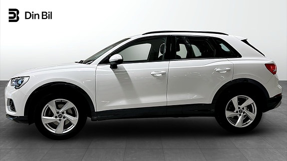 Audi Q3 2 of 13