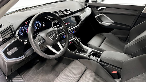 Audi Q3 7 of 13