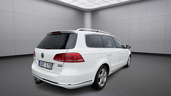 Volkswagen Passat 9 of 19