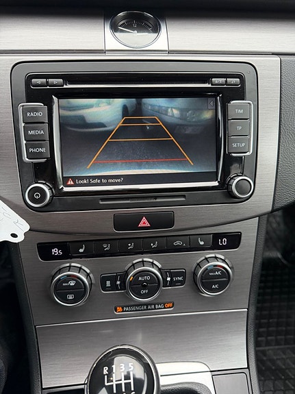 Volkswagen Passat 16 of 19