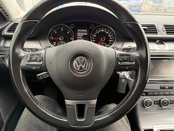 Volkswagen Passat 15 of 19
