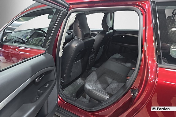Volvo XC70 10 of 15