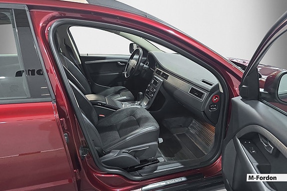 Volvo XC70 9 of 15