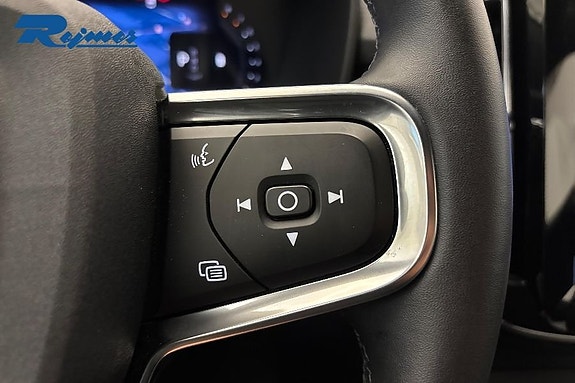 Volvo XC40 16 of 21