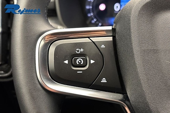 Volvo XC40 15 of 21