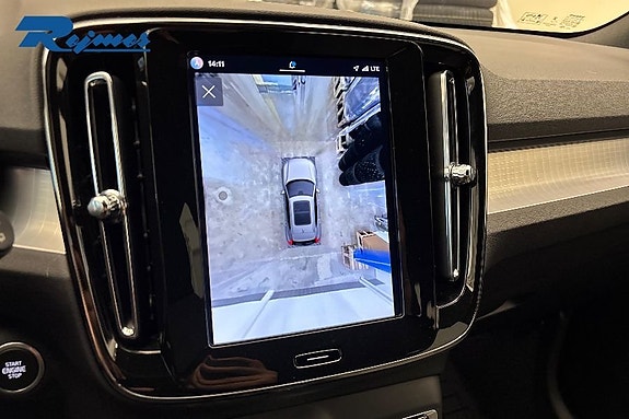 Volvo XC40 14 of 21