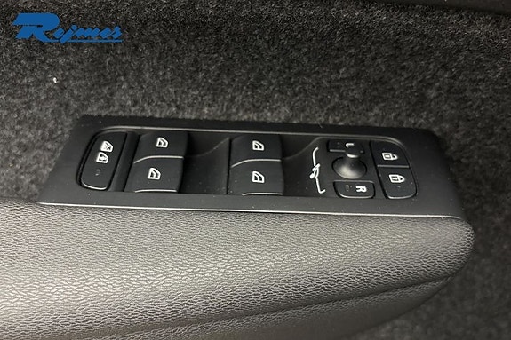 Volvo XC40 18 of 21