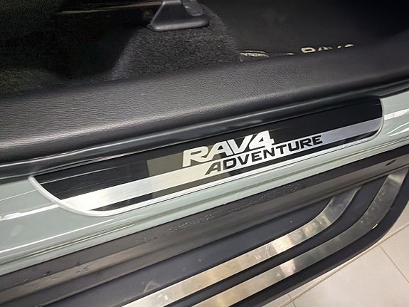 Toyota RAV4 13 of 29