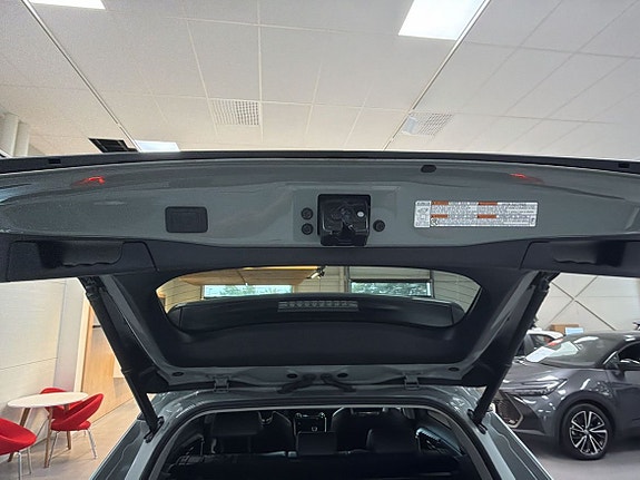 Toyota RAV4 16 of 29