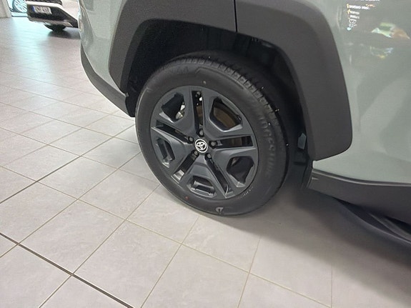 Toyota RAV4 15 of 29