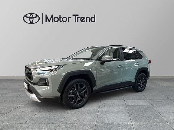 Toyota RAV4 4 of 29