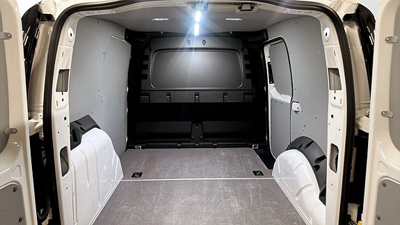 Volkswagen Caddy 12 of 12
