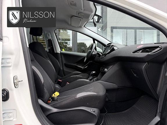 Peugeot 208 18 of 30