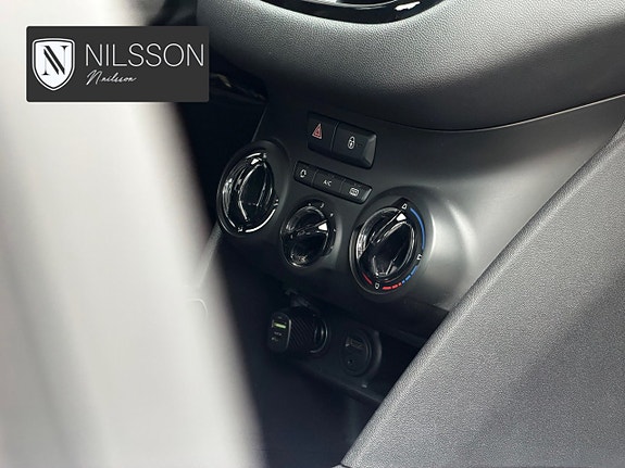 Peugeot 208 23 of 30