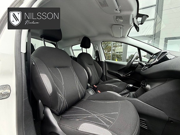 Peugeot 208 19 of 30