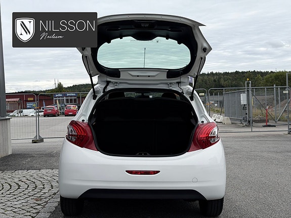 Peugeot 208 12 of 30