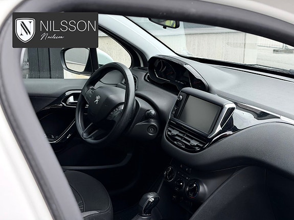 Peugeot 208 21 of 30