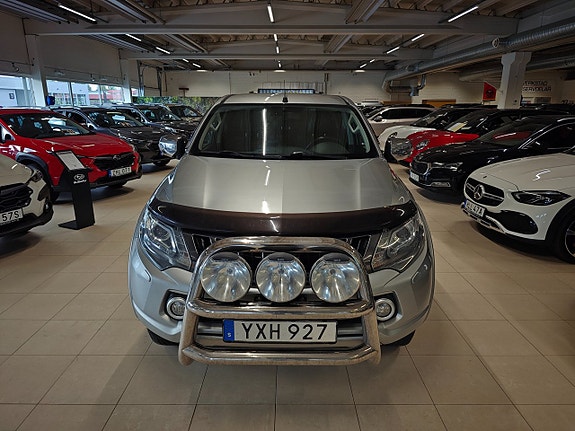 Mitsubishi L200 2 of 13