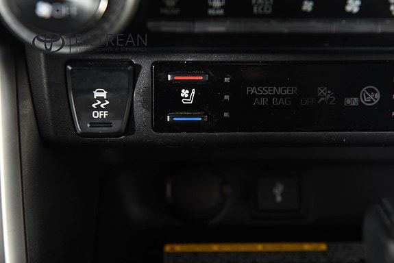 Toyota RAV4 17 of 20
