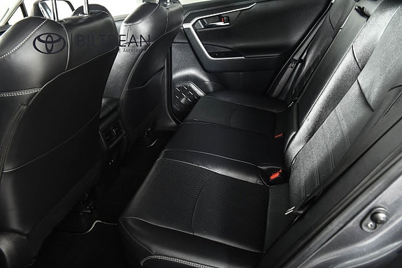Toyota RAV4 7 of 20