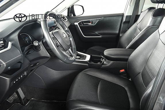 Toyota RAV4 6 of 20