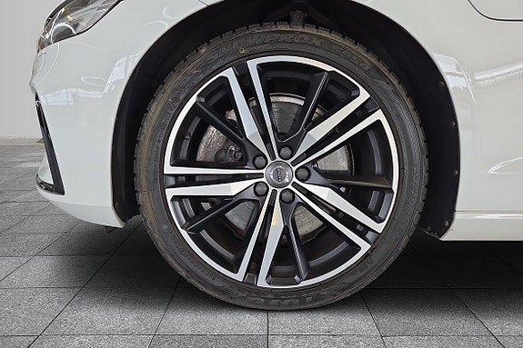 Volvo V60 8 of 14