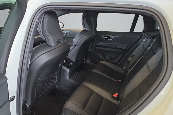 Volvo V60 11 of 14