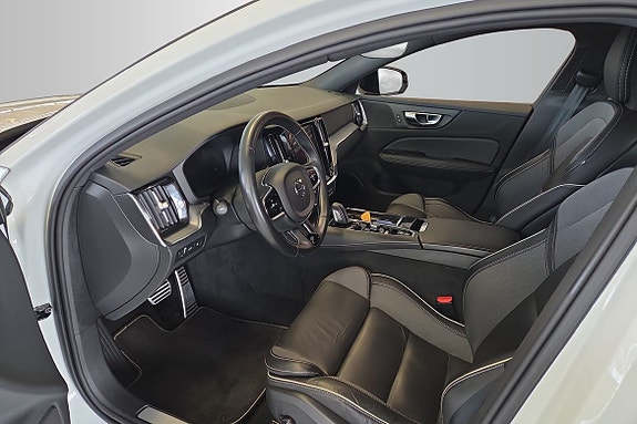 Volvo V60 10 of 14