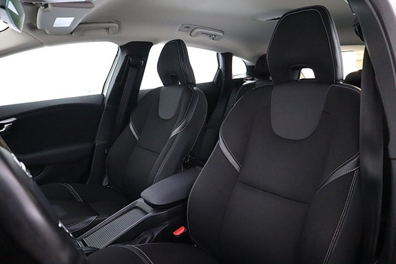 Volvo V40 12 of 20
