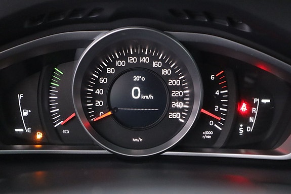 Volvo V40 14 of 20