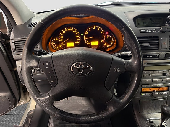 Toyota Avensis 10 of 19