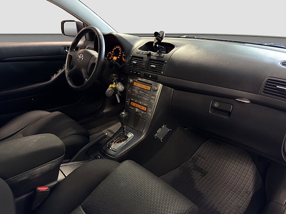 Toyota Avensis 14 of 19