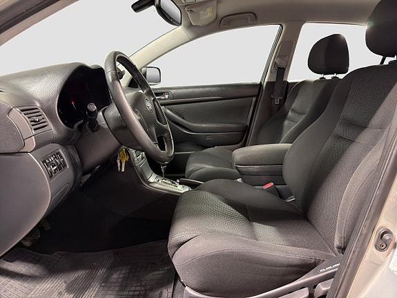 Toyota Avensis 16 of 19