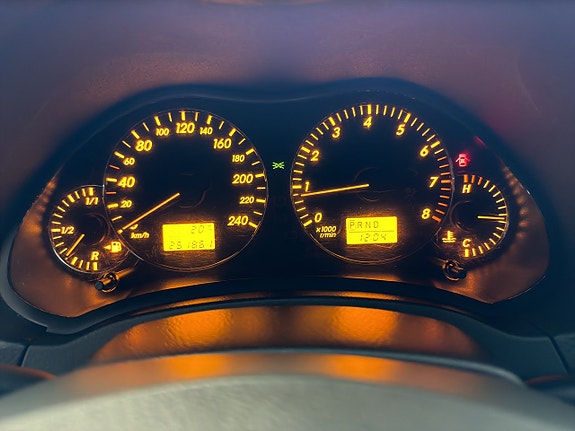Toyota Avensis 11 of 19