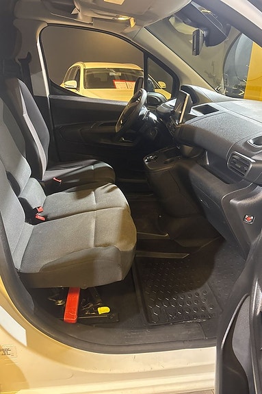 Peugeot Partner 9 of 18